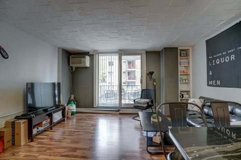Surf and Surfside apartments and townhomes in Downtown Madison, WI. Fully Furnished, studio, one bedroom, 2 bedroom. Lake views. Managed by Wisconsin Management Company